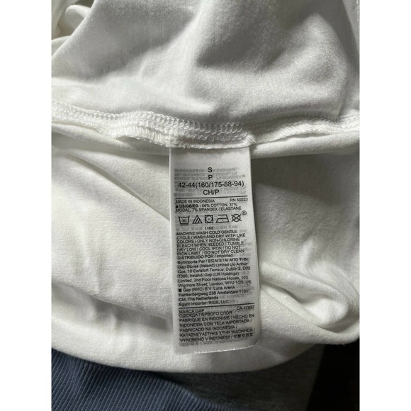 GAP | Sweaters | Gap Feather Turtleneck 